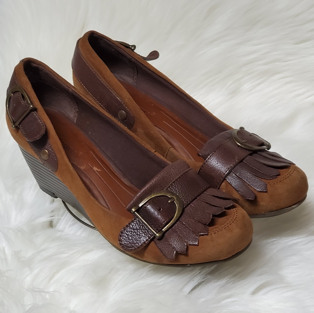 Bare Traps Wedges